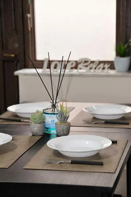 Spaccanapoli 3Min - Charming Typical Flat Apartment