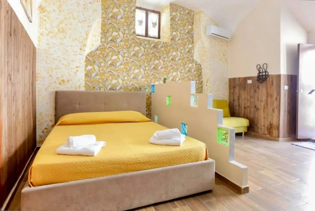 Spaccanapoli 3Min - Charming Typical Flat location