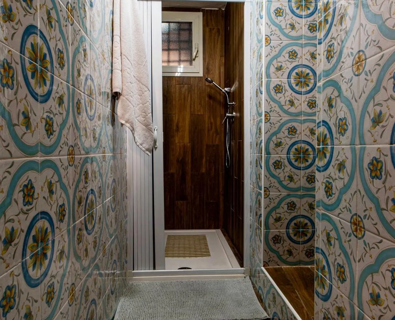 Spaccanapoli 3Min - Charming Typical Flat Apartment 0*, Naples Italy