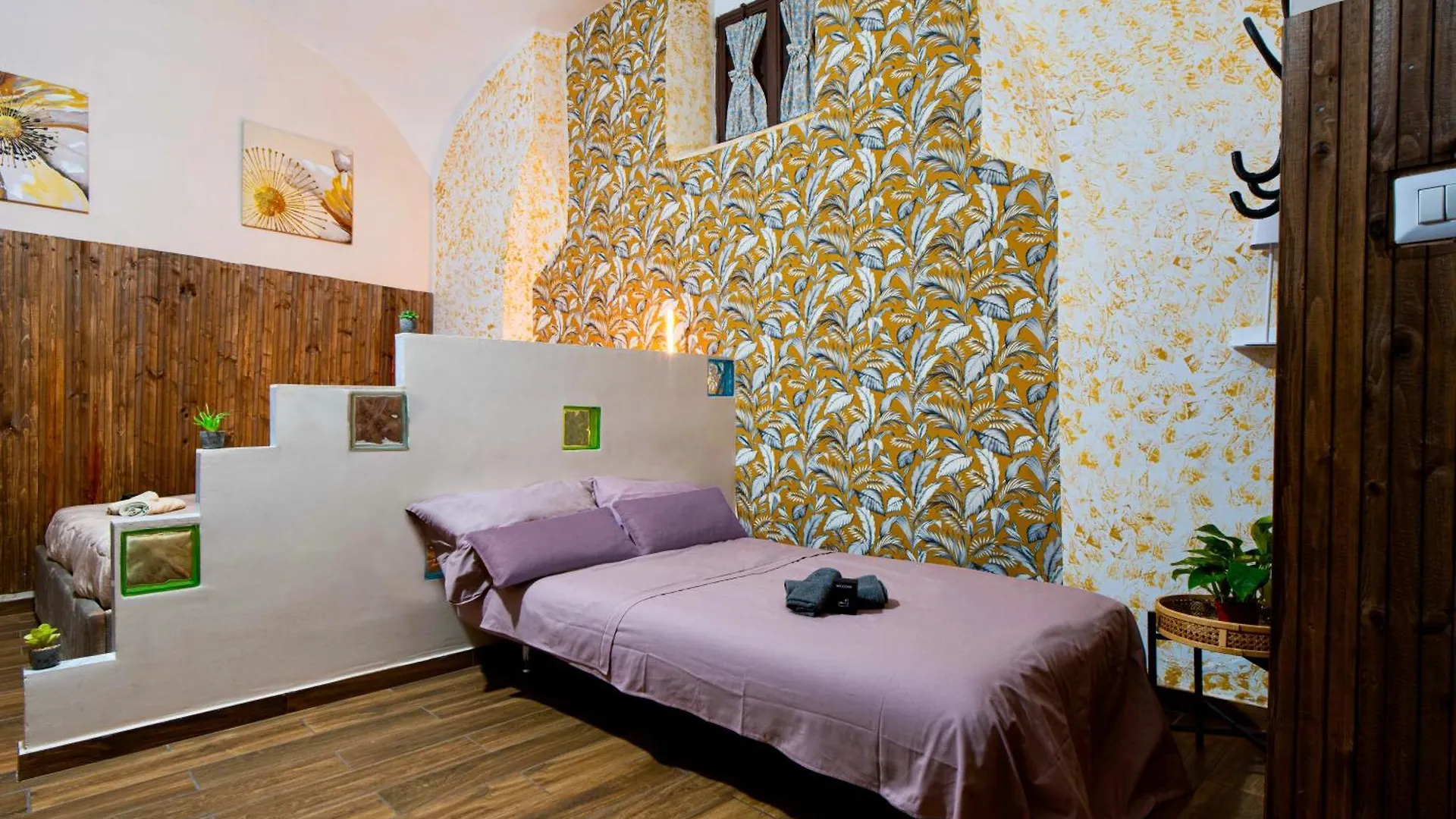Spaccanapoli 3Min - Charming Typical Flat Apartment